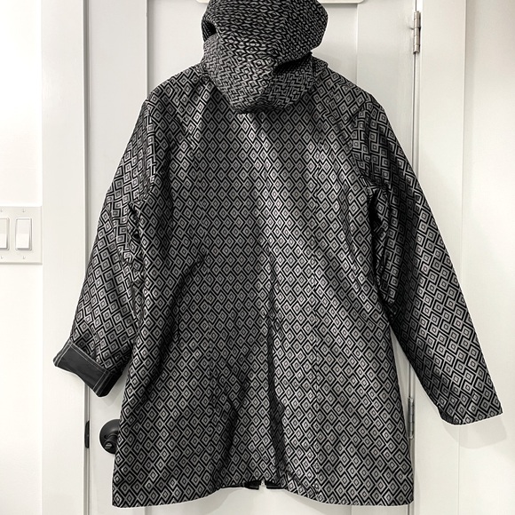 [L] UBU NWOT Rain Jacket Reversible Black/Grey Diamond Plaid - Picture 6 of 9
